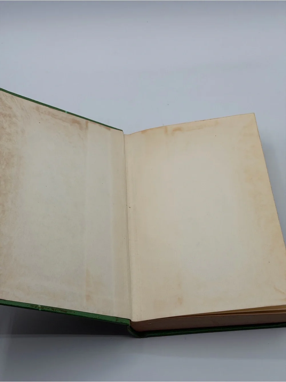 Queens Die Proudly by W. L. White (Hardcover Book, 1943) Former Library Book